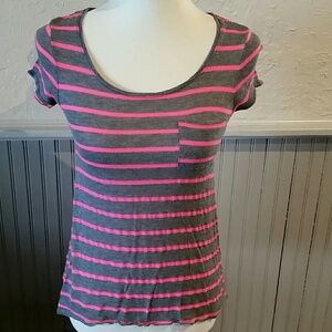 *DIVIDED*H&M💕 Hi-low Tee